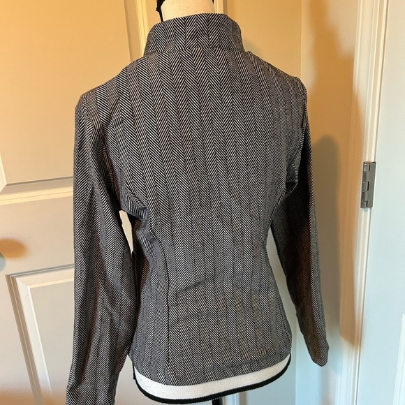 Black and white pin striped blazer suit, jacket, zip up with gold embellishment - Picture 3 of 4